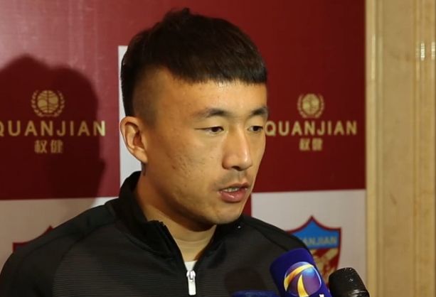 目前我想留在巴萨，也许一年后，我会告诉你我想在欧洲或者美国度过另一段经历，但那是未来的事情，这不会突然发生。